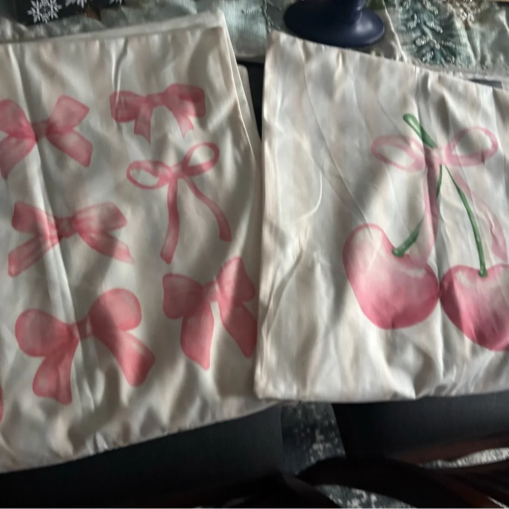 Four new decorative pillow cases
